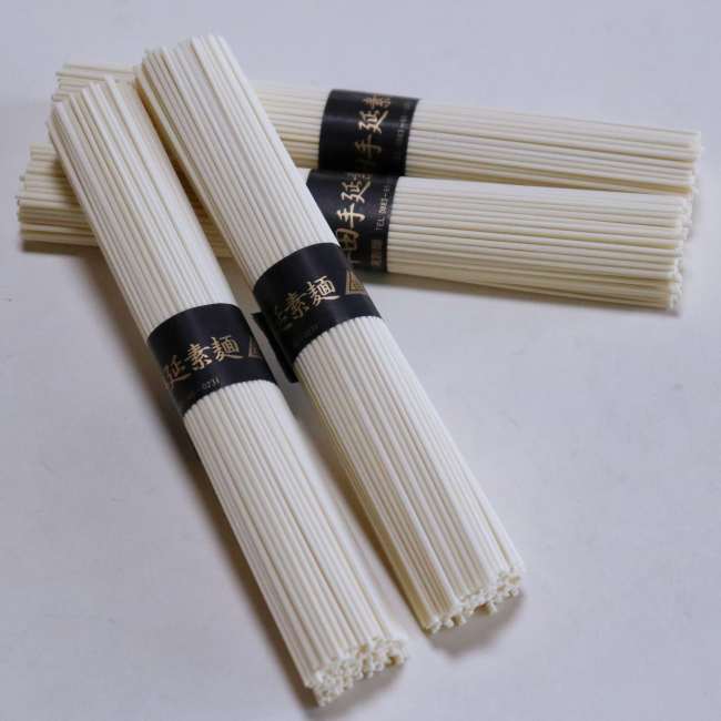 \めん通を唸らせる素麺セット/ 半田手延べ素麺(100g×10本)と極上出汁パック「玄人はだし」詰め合わせ ギフト 素麺 天然だしパック 無塩 無添加 かつお節 昆布だし 焼き干し あご出汁
