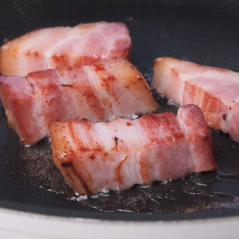 良質な肉の味と大好評!ハム ベーコン 国産放牧豚100%で作るロースハム(500g)/ベーコン(300g)詰め合わせ べーべキュー ギフト 無増量材 国産 手作り 放牧飼育