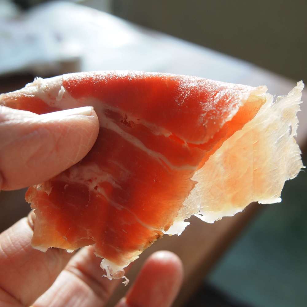 良質な肉の味と大好評!ハム ベーコン 国産放牧豚100%で作るロースハム(500g)/ベーコン(300g)詰め合わせ べーべキュー ギフト 無増量材 国産 手作り 放牧飼育